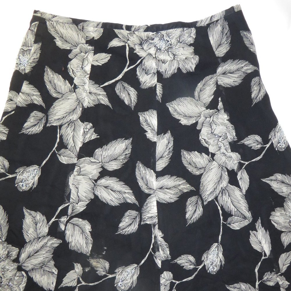 Karen Kane 100% silk skirt with bead trim zip back